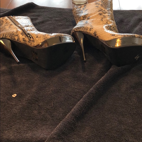 👠 - Picture 5 of 5